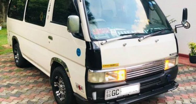 NISSAN CARAVAN 1996