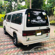 NISSAN CARAVAN 1996