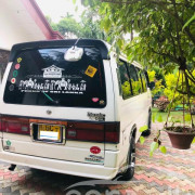 NISSAN CARAVAN 1996