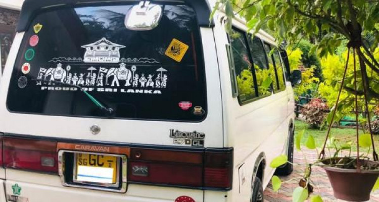 NISSAN CARAVAN 1996