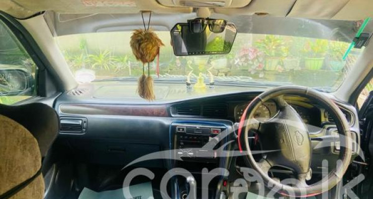 NISSAN BLUEBIRD 2000