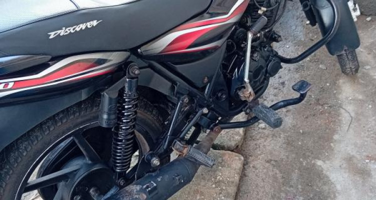 BAJAJ DISCOVER 150 2010