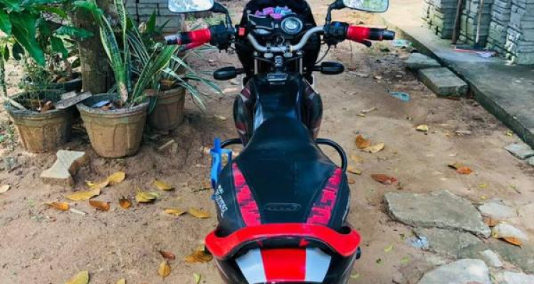 BAJAJ PLATINA 2013