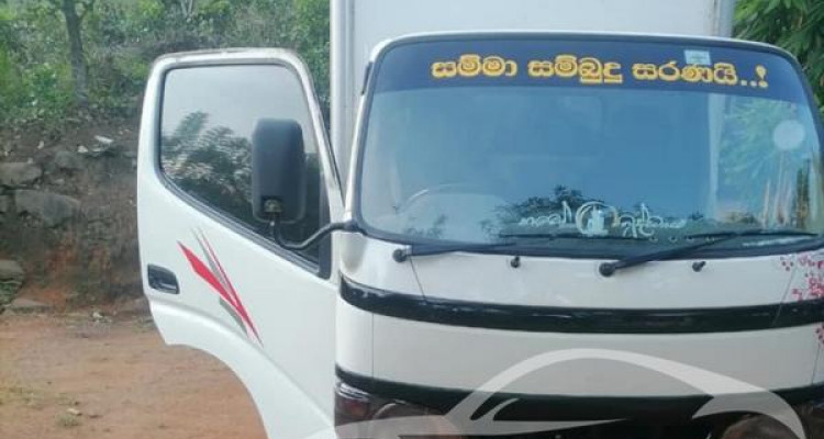 TOYOTA DYNA 2002
