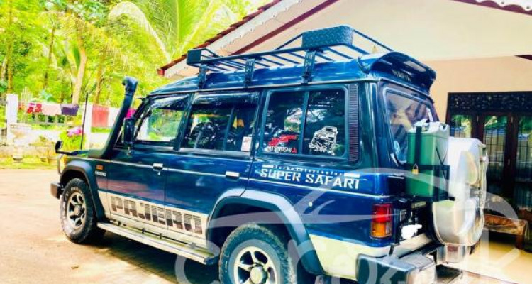MITSUBISHI PAJERO 1998
