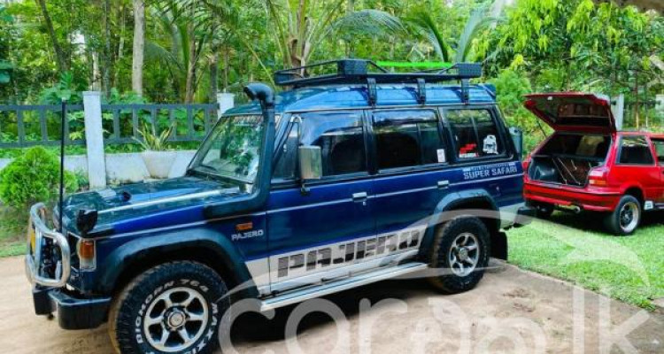 MITSUBISHI PAJERO 1998
