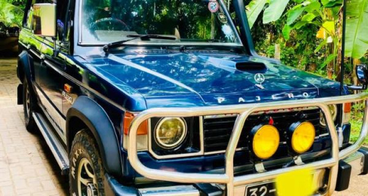 MITSUBISHI PAJERO 1998