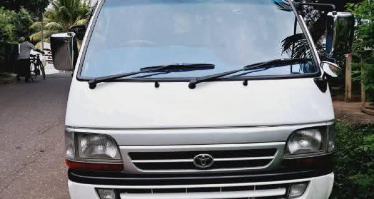 TOYOTA DOLPHIN 2001