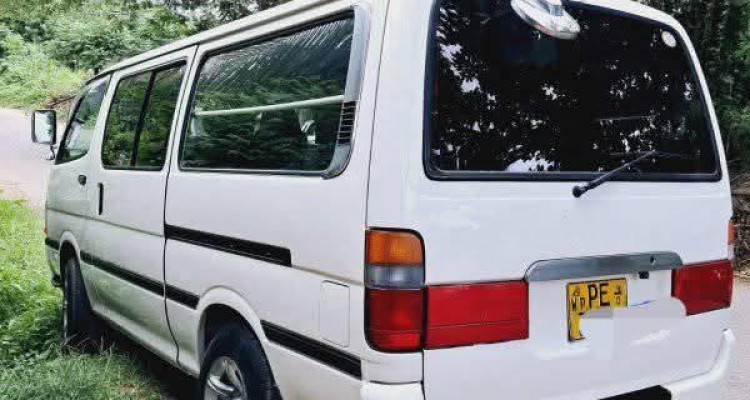 TOYOTA DOLPHIN 2001