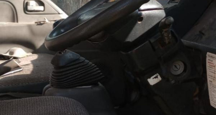 ISUZU NPR 2002