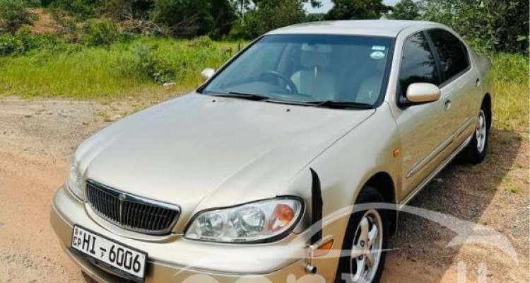 NISSAN CEFIRO A33 2000