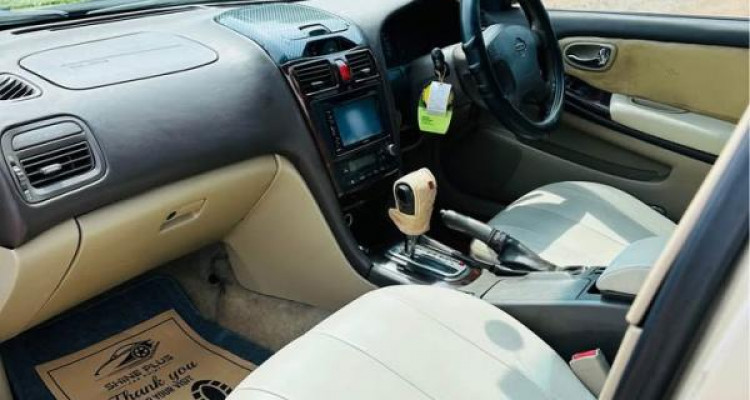 NISSAN CEFIRO A33 2000