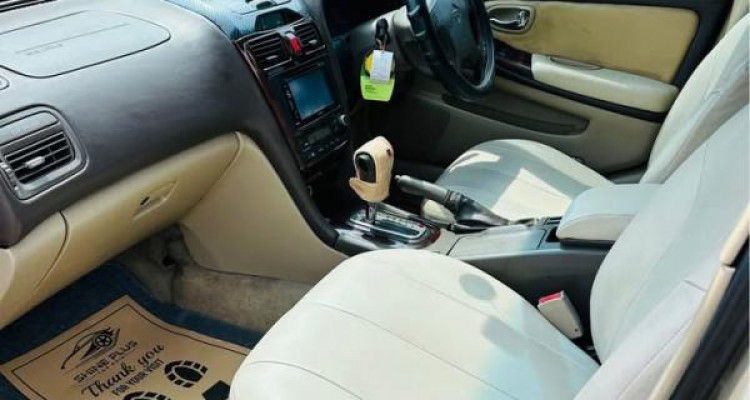 NISSAN CEFIRO A33 2000