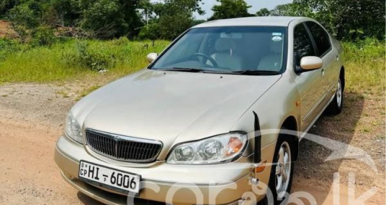 NISSAN CEFIRO A33 2000
