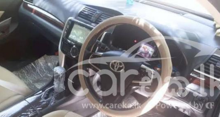 TOYOTA PREMIO 2017