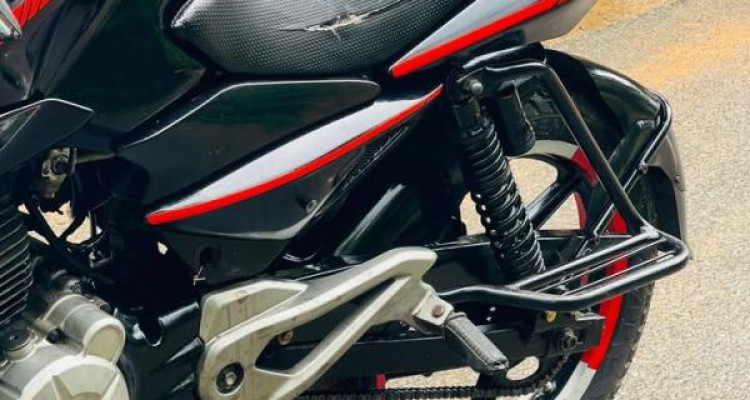 BAJAJ PULSAR 2012