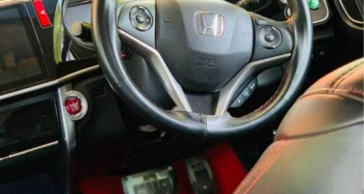 HONDA GRACE 2015