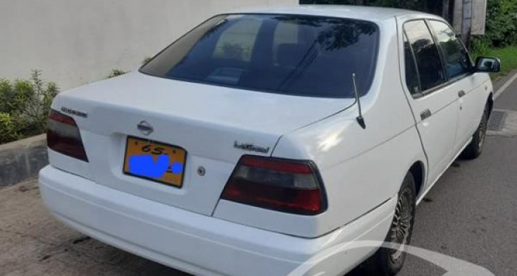 NISSAN BLUEBIRD 1997