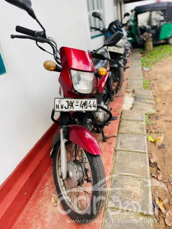 BAJAJ BYK 2000