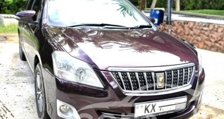 TOYOTA PREMIO 2013