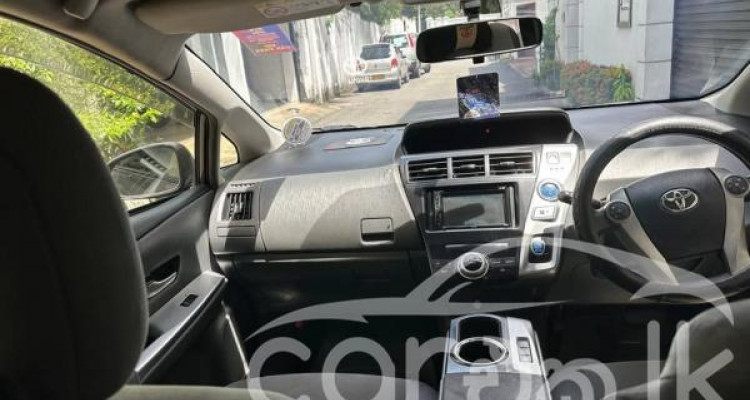 TOYOTA PRIUS 2014