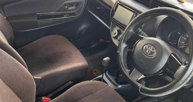 TOYOTA VITZ 2018