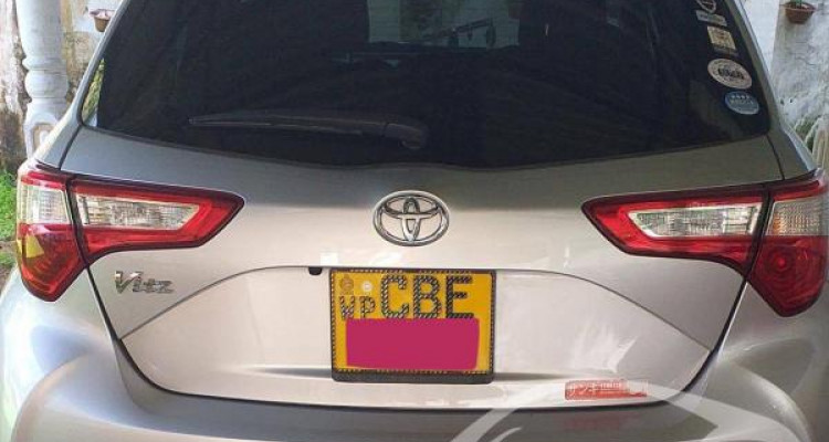 TOYOTA VITZ 2018