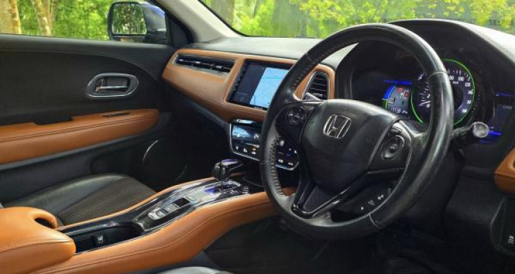 HONDA VEZEL 2015