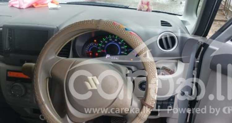 SUZUKI SPACIA 2015