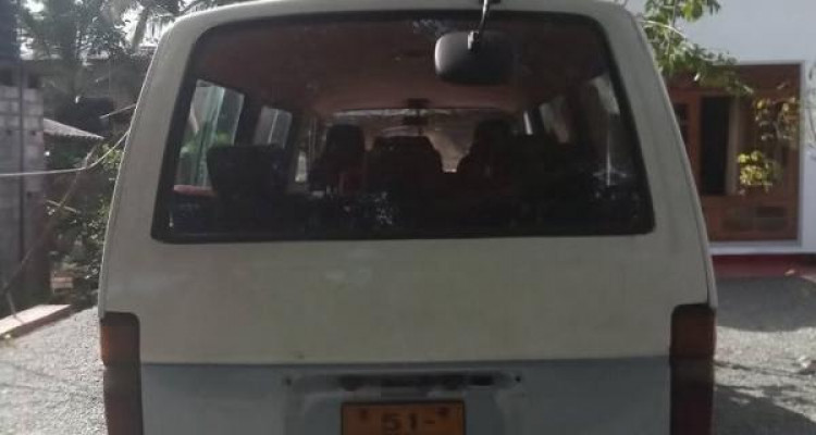TOYOTA HIACE 1987