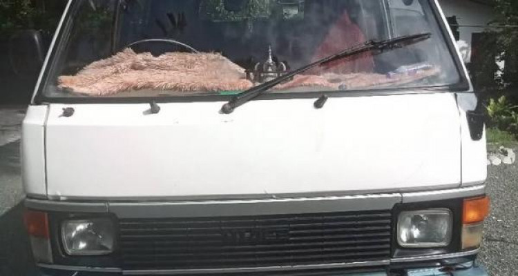 TOYOTA HIACE 1987