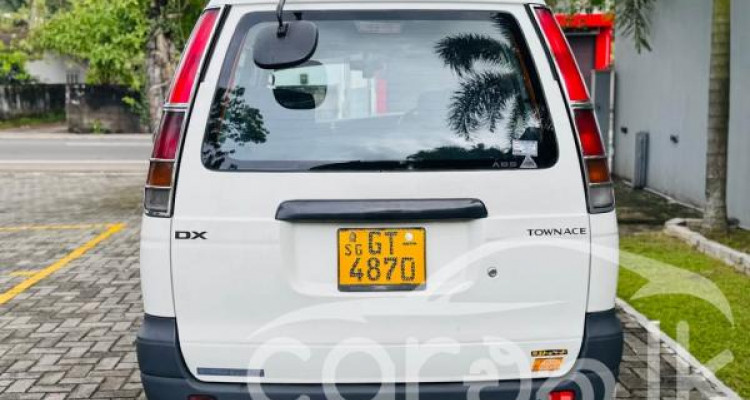 TOYOTA NOAH KR41 1999