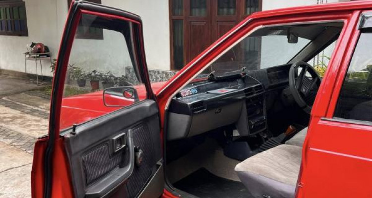 MITSUBISHI LANCER BOX 1980