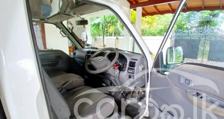 MAZDA BONGO 2015