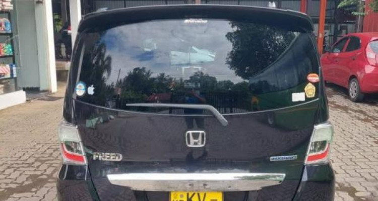 HONDA FREED 2011