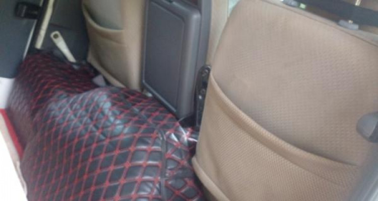 NISSAN CARAVAN 2006