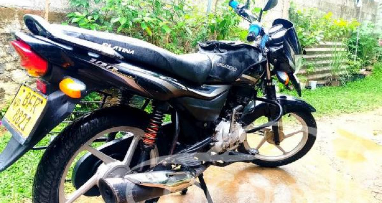 BAJAJ PLATINA 2017