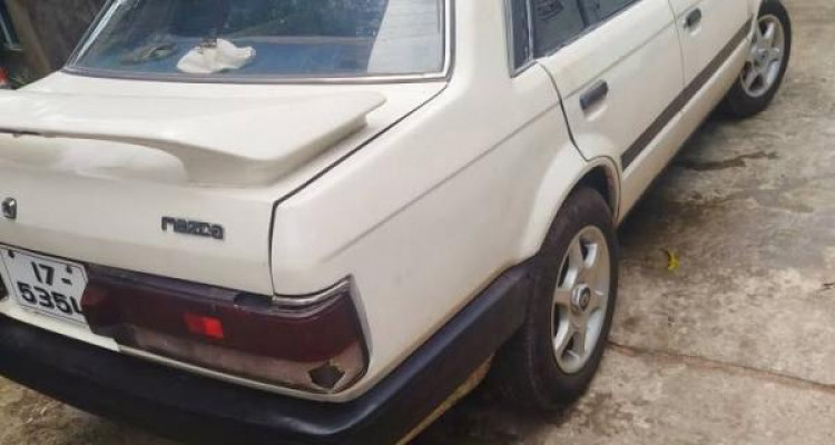 MAZDA FAMILIA 1986
