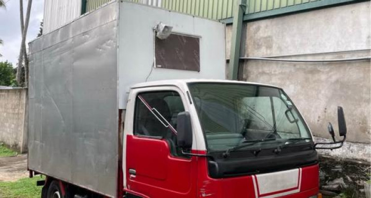 NISSAN ATLAS 1998