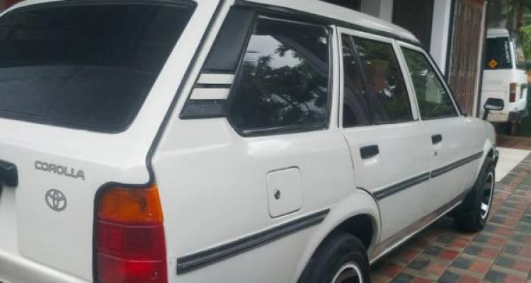 TOYOTA COROLLA DX WAGON 1987