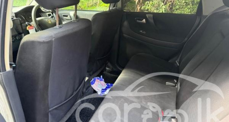SUZUKI AERIO 2003
