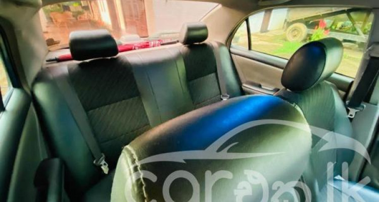 TOYOTA COROLLA 121 2002