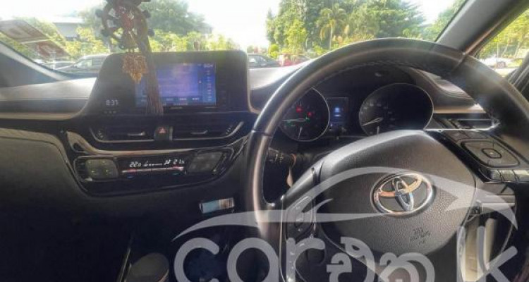 TOYOTA C-HR 2018