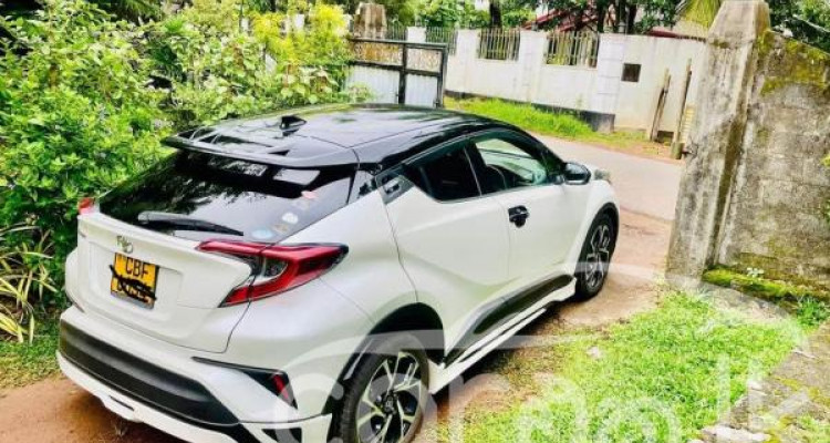 TOYOTA C-HR 2018