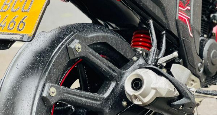 YAMAHA FZ V2 2015