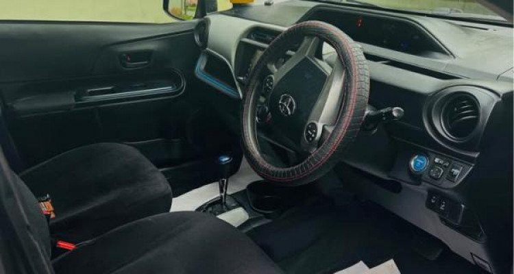 TOYOTA AQUA 2014