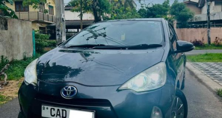 TOYOTA AQUA 2014