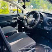 TOYOTA VITZ 2017