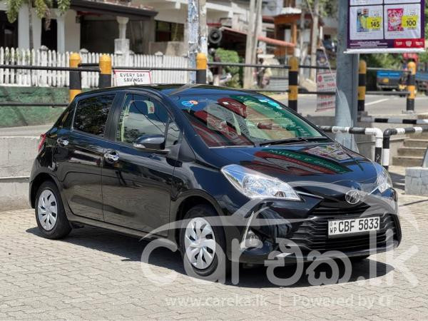 TOYOTA VITZ 2017