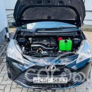 TOYOTA VITZ 2017